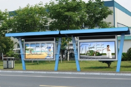 多畫麵候車亭燈箱特征（zhēng）