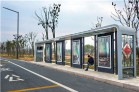 公交候車亭正確選址（zhǐ），成為亮麗“風景線”